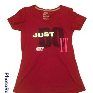 Nike t-shirt like new​​​​​​​​​